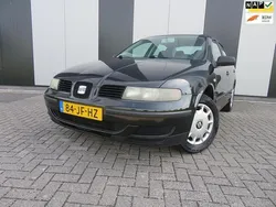 Zwart, metallic lak Gebruikt 2002 Seat Toledo Stella Sedan | € 1.250 (Eerlijke prijs)