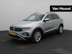 Grijs Gebruikt 2024 VW T-Roc Edition SUV | € 31.900 (Eerlijke prijs)