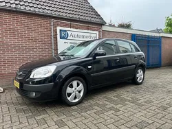 Zwart Gebruikt 2007 Kia Rio Hatchback | € 950 (Eerlijke prijs)