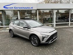 Grijs (metallic) Gebruikt 2023 Hyundai Bayon Comfort SUV | € 19.955 (Eerlijke prijs)