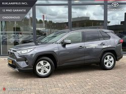 Grijs, metallic lak Gebruikt 2021 Toyota RAV4 Hybrid Active SUV | € 31.950 (Super prijs)