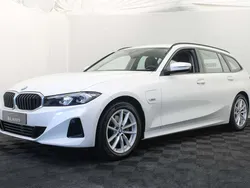 Wit Gebruikt 2023 BMW 320 Stationwagen | € 32.999 (Super prijs)