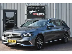 Grijs Gebruikt 2021 Mercedes E400 AMG line Stationwagen | € 49.950