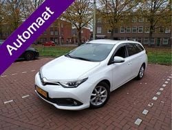 Wit Gebruikt 2016 Toyota Auris Touring Sports Executive Stationwagen | € 13.644 (Goede deal)
