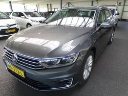Grijs, metallic lak Gebruikt 2016 VW Passat GTE Stationwagen | € 13.900 (Eerlijke prijs)