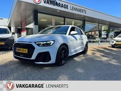 Wit Gebruikt 2022 Audi A1 Sportback Hatchback | € 24.985 (Eerlijke prijs)