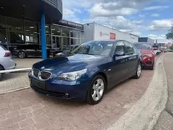 Blauw, metallic lak Gebruikt 2006 BMW 530 Executive Sedan | € 15.950