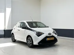 Wit Gebruikt 2021 Toyota Aygo Hatchback | € 9.849 (Goede deal)