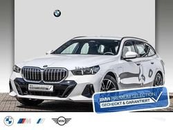 Wit Nieuw 2025 BMW 530e M Sport Stationwagen | € 64.900 (Super prijs)
