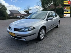 Grijs Gebruikt 2006 Renault Laguna II Expression Hatchback | € 1.690 (Eerlijke prijs)
