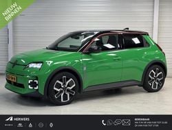 Twotone vert pop ! / noir éto Gebruikt 2024 Renault R5 Komfort Hatchback | € 29.395 (Eerlijke prijs)