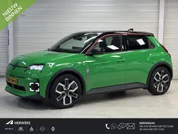 Twotone vert pop ! / noir éto Gebruikt 2024 Renault R5 Komfort Hatchback | € 30.485 (Goede deal)
