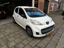 Wit Gebruikt 2011 Peugeot 107 Hatchback | € 2.450 (Eerlijke prijs)