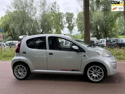 Grijs, metallic lak Gebruikt 2012 Peugeot 107 Access Hatchback | € 2.349 (Goede deal)