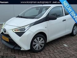Pure white Gebruikt 2019 Toyota Aygo Hatchback | € 7.950 (Eerlijke prijs)