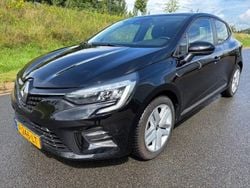 Zwart Gebruikt 2021 Renault Clio V Hatchback | € 15.450 (Eerlijke prijs)