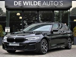 Zwart Gebruikt 2022 BMW 530e M Sport Stationwagen | € 42.900 (Eerlijke prijs)