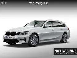 Glaciersilber metallic (a83) (licht grijs metallic) Gebruikt 2021 BMW 320 Executive Stationwagen | € 30.450 (Eerlijke prijs)
