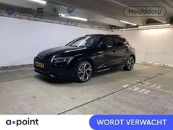 Zwart Nieuw 2025 Audi A3 Sportback e-tron Competition Sedan | € 51.849 (Eerlijke prijs)