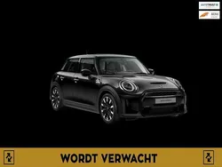 Zwart Gebruikt 2024 Mini Cooper S Hatchback | € 34.950 (Goede deal)