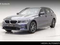 Grijs Gebruikt 2020 BMW 320 Executive Stationwagen | € 24.895 (Goede deal)
