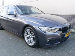 Grijs, metallic lak Gebruikt 2013 BMW 318 Executive Stationwagen | € 9.750 (Eerlijke prijs)