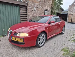 Rood Gebruikt 2005 Alfa Romeo GT Distinctive Coupé | € 1.999 (Eerlijke prijs)