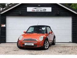 Oranje, metallic lak Gebruikt 2004 Mini Cooper Chili Hatchback | € 2.950 (Eerlijke prijs)