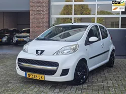 Wit Gebruikt 2009 Peugeot 107 Hatchback | € 3.295 (Eerlijke prijs)