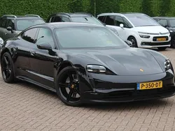 Zwart Gebruikt 2022 Porsche Taycan Performance Package Sedan | € 61.950 (Super prijs)