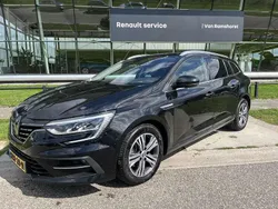 Zwart metallic Gebruikt 2022 Renault Mégane IV Intens Stationwagen | € 19.750 (Eerlijke prijs)