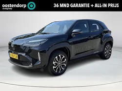 Zwart Gebruikt 2023 Toyota Yaris Cross SUV | € 29.350 (Eerlijke prijs)
