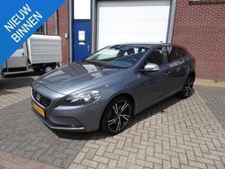 Grijs Gebruikt 2016 Volvo V40 R-Design Stationwagen | € 12.950 (Eerlijke prijs)