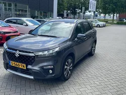 Grijs Gebruikt 2023 Suzuki SX4 S-Cross Style SUV | € 28.450 (Eerlijke prijs)
