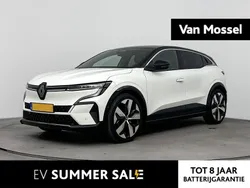 Wit Gebruikt 2025 Renault Mégane Iconic Hatchback | € 39.940 (Duur)