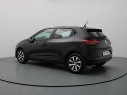 Zwart Gebruikt 2023 Renault Clio V Equilibre Hatchback | € 15.790 (Eerlijke prijs)