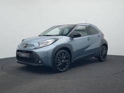 Grijs metallic Nieuw 2025 Toyota Aygo Design Hatchback | € 24.534 (Iets duurder)