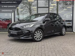 , metallic lak Gebruikt 2023 Toyota Yaris Hybrid Plus Hatchback | € 22.995 (Goede deal)