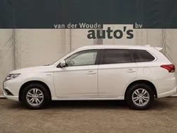 Wit Gebruikt 2021 Mitsubishi Outlander P-HEV SUV | € 16.900