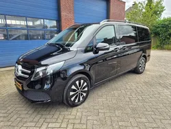 Zwart Gebruikt 2022 Mercedes V220 MPV | € 49.500