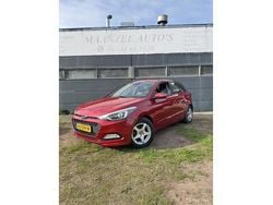 Rood Gebruikt 2015 Hyundai i20 Edition Hatchback | € 6.750 (Super prijs)