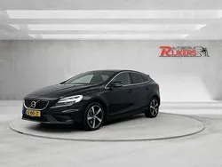 Zwart Gebruikt 2019 Volvo V40 Stationwagen | € 17.999 (Eerlijke prijs)