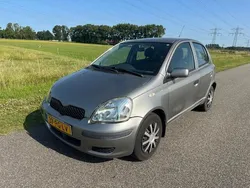 Grijs Gebruikt 2004 Toyota Yaris Hatchback | € 1.495 (Goede deal)