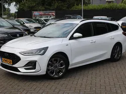 Wit Gebruikt 2022 Ford Focus ST-Line Stationwagen | € 24.995 (Eerlijke prijs)