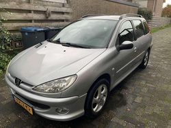 Grijs Gebruikt 2003 Peugeot 206 Stationwagen | € 950 (Eerlijke prijs)