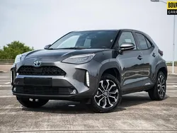 Grijs Gebruikt 2023 Toyota Yaris Cross Team SUV | € 27.845 (Eerlijke prijs)