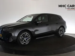 Grijs, metallic lak Gebruikt 2022 BMW iX Executive SUV | € 44.400 (Goede deal)