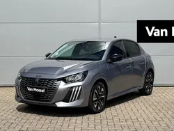Grijs, metallic lak Nieuw 2025 Peugeot 208 Allure Hatchback | € 28.440 (Duur)