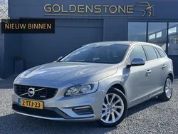 Grijs, metallic lak Gebruikt 2014 Volvo V60 R-Design Stationwagen | € 8.243 (Goede deal)