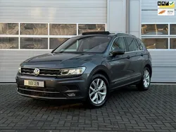 , metallic lak Gebruikt 2018 VW Tiguan Highline SUV | € 24.950 (Duur)